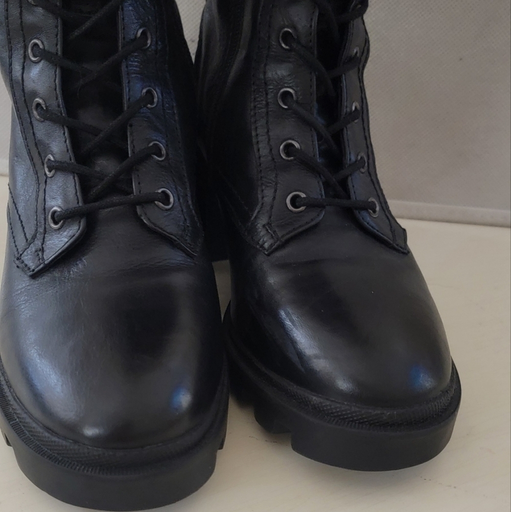 MINT - VINTAGE FOUNDRY CO. BLACK BOOTS  (sz 7) - Picture 2 of 7